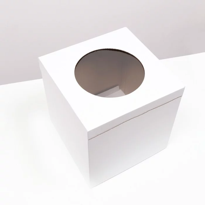 Коробка из микрогофры белая с окном 30*30*30см 