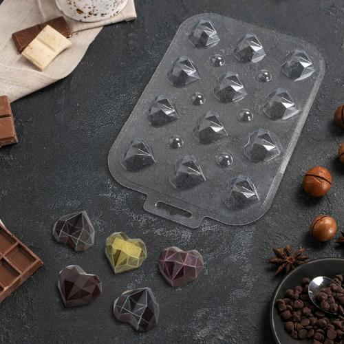 Форма пластиковая для шоколада "Конфеты Граненое Сердце"